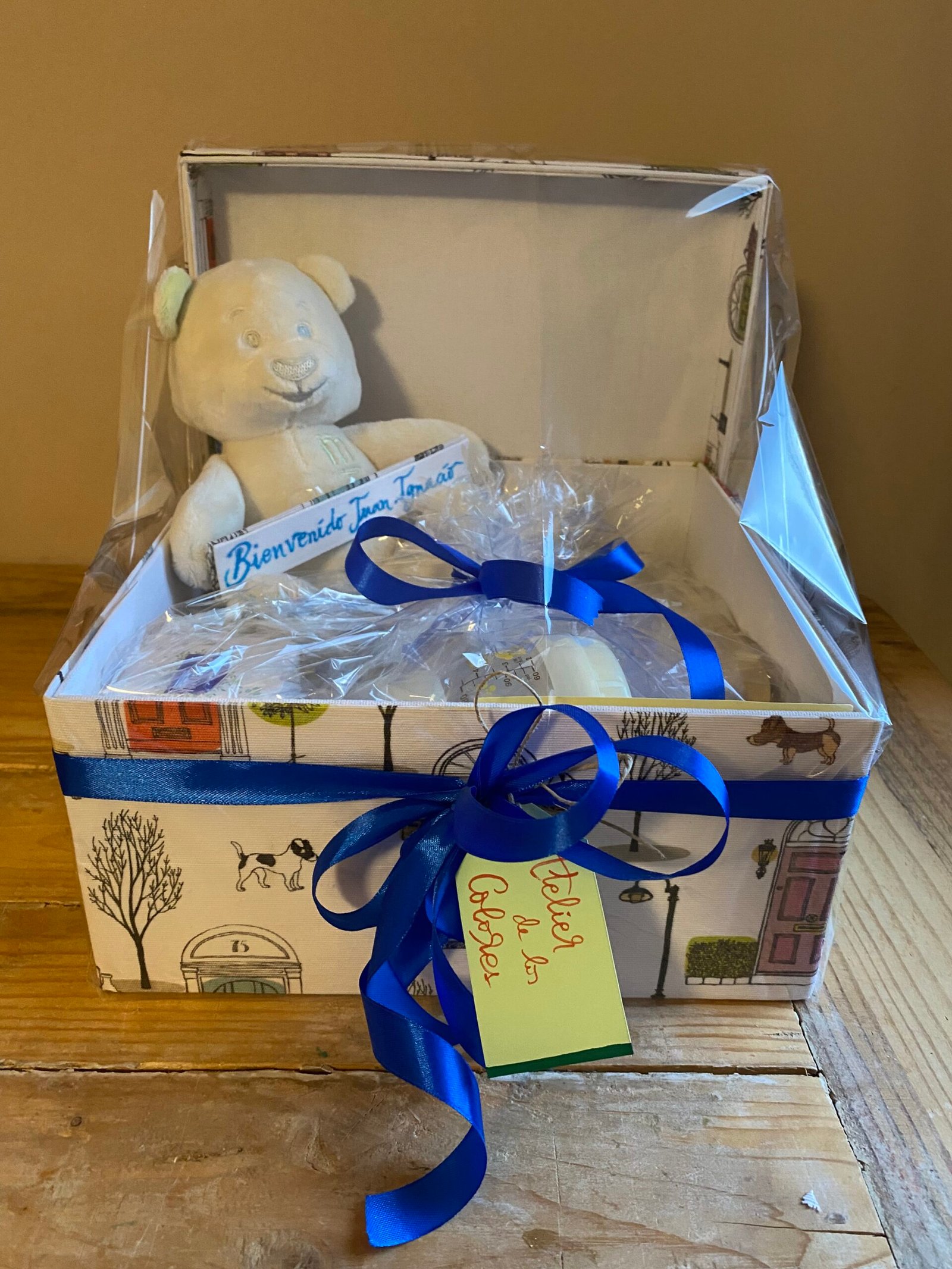 Caja de tela artesanal en tonos pastel