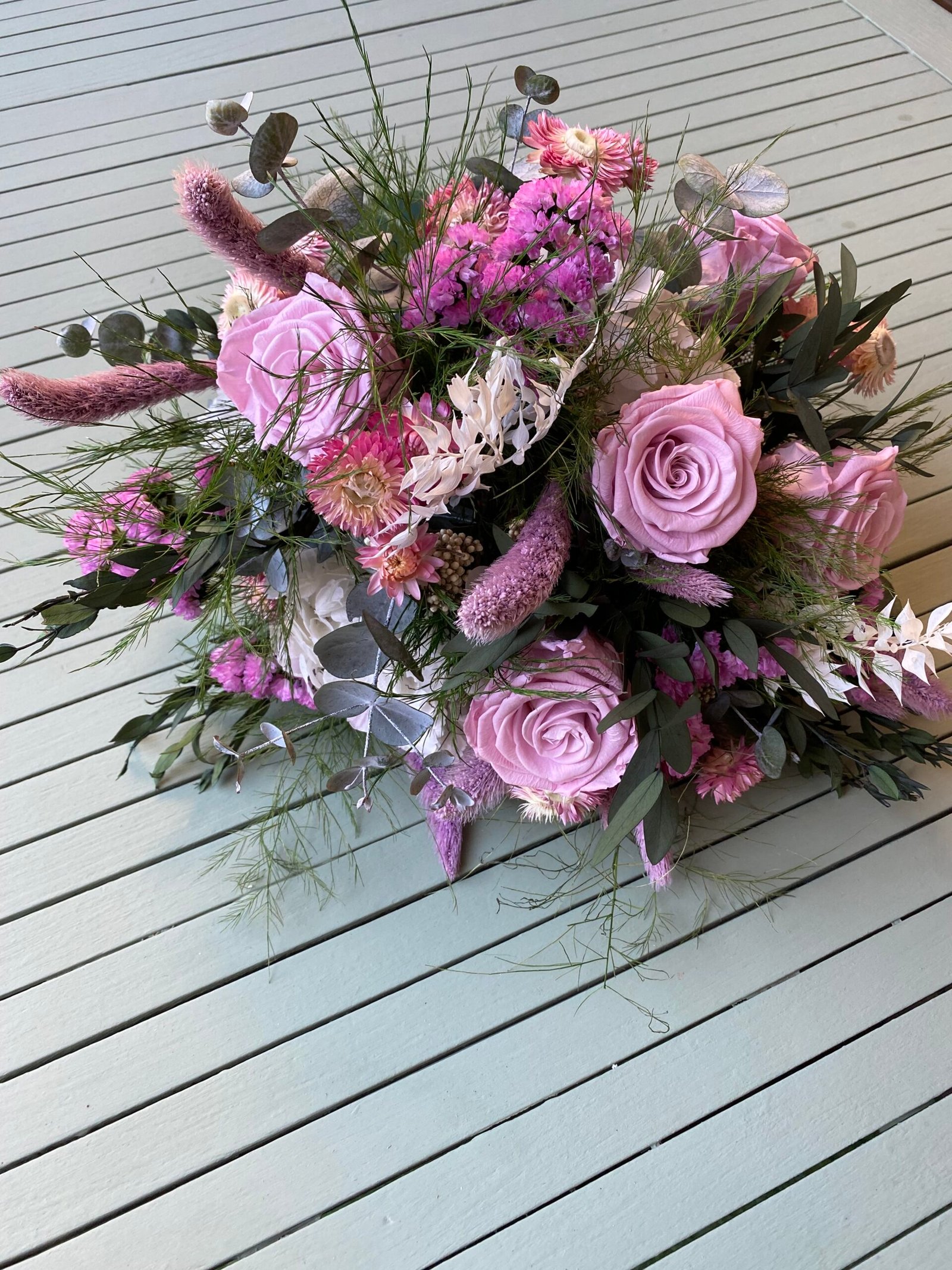 Porta alianzas o detalle floral de novia
