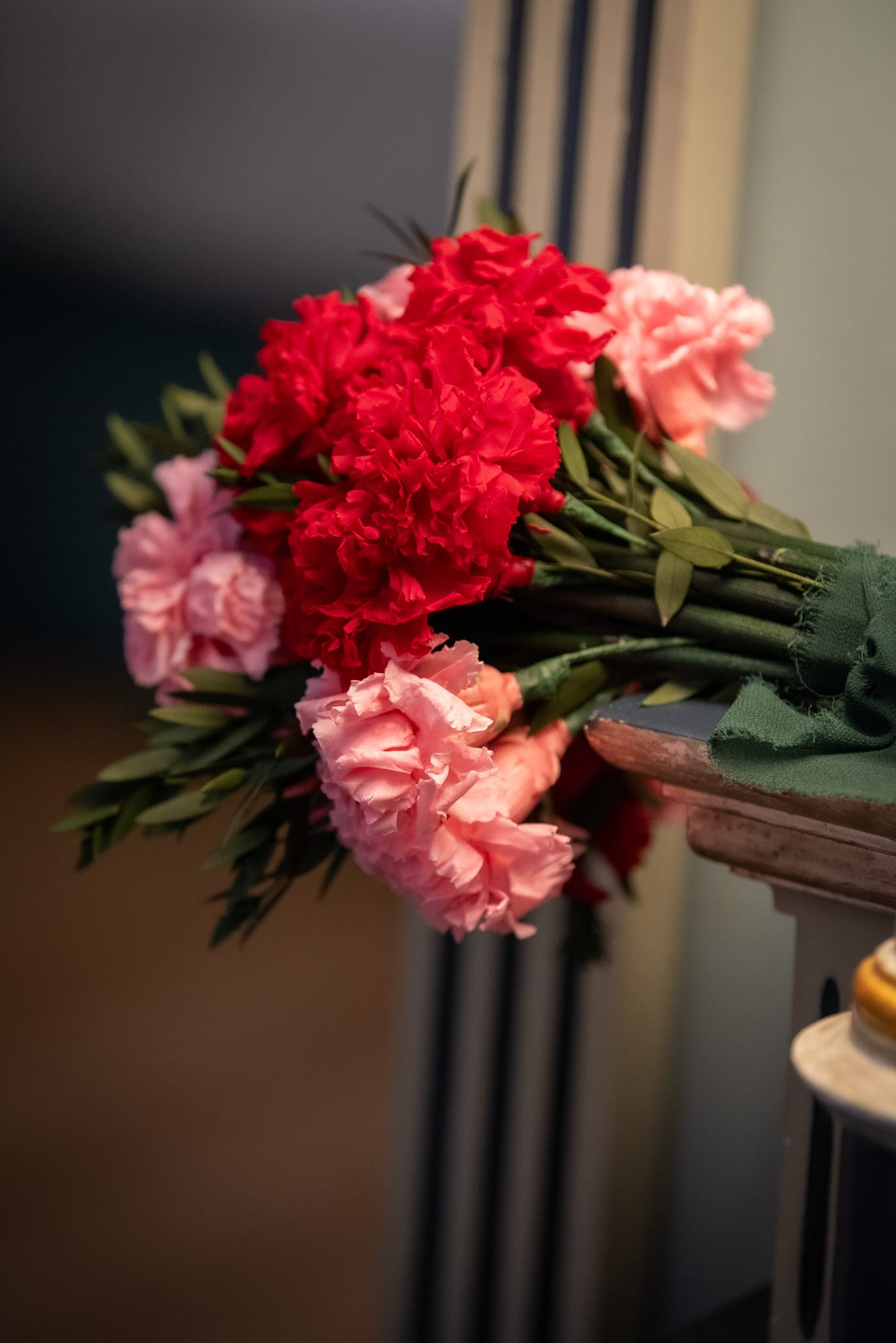 Porta alianzas o detalle floral de novia