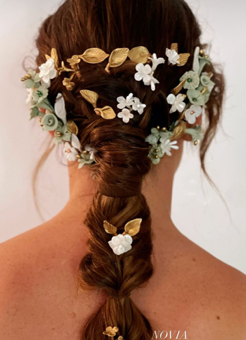 Detalle de flores preservadas en tonos suaves